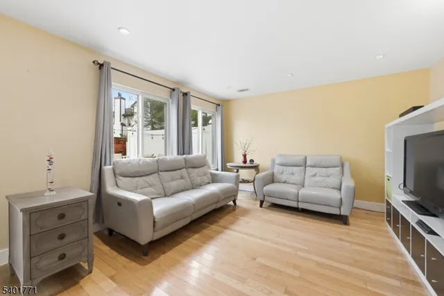 $3,200 | 10 Coventry Court, Old Bridge, NJ 07747