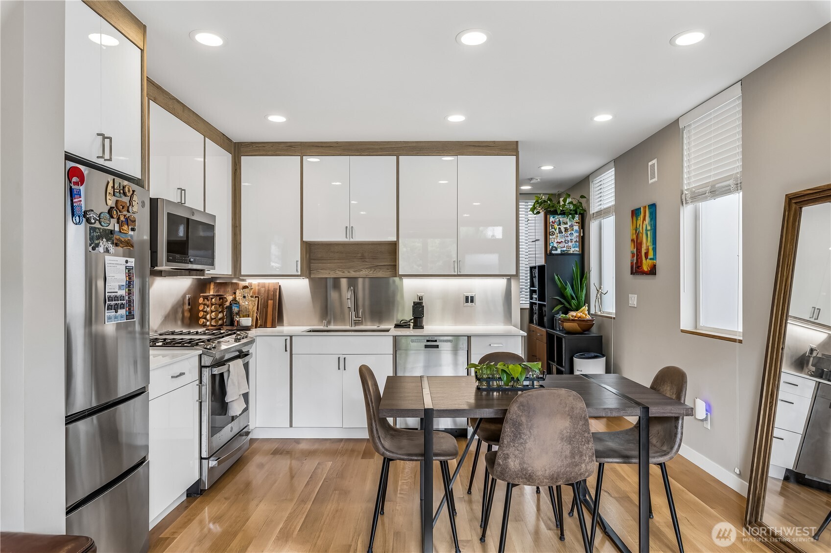 3665 Interlake Avenue North, Unit B Seattle, WA 98103 - Photo 5 of 24