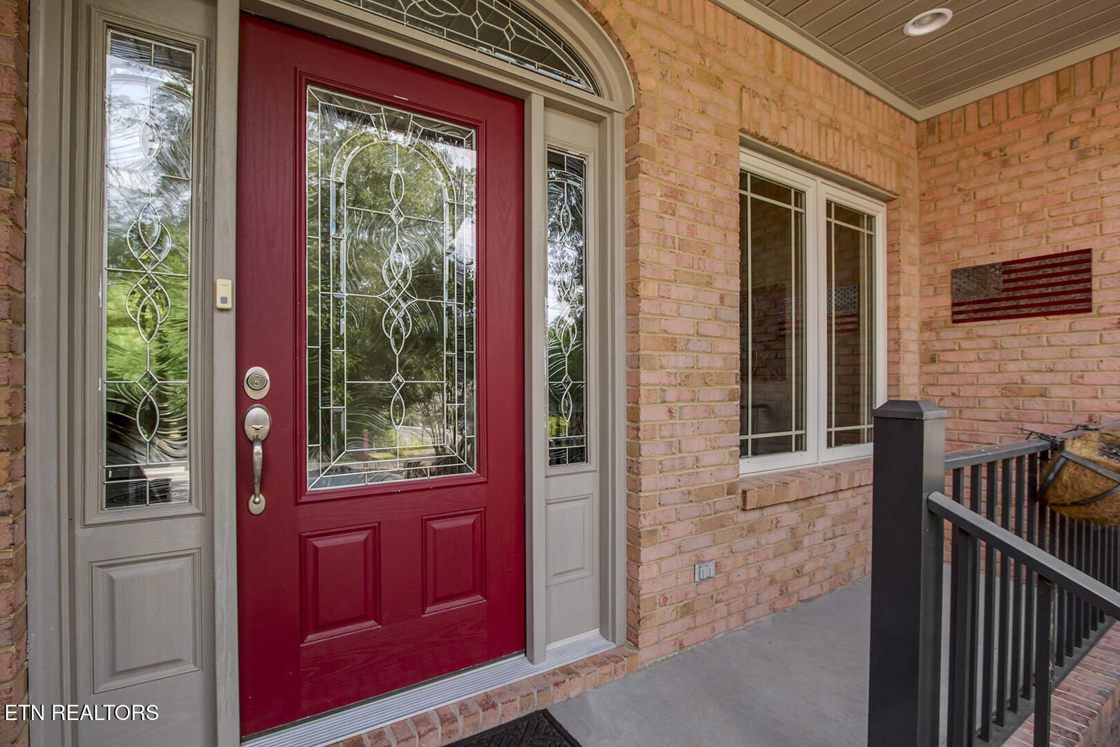 118 Daleyuhski Way Loudon, TN 37774 - Photo 5 of 60 05_118 Daleyuhski Trace_FrontPorch