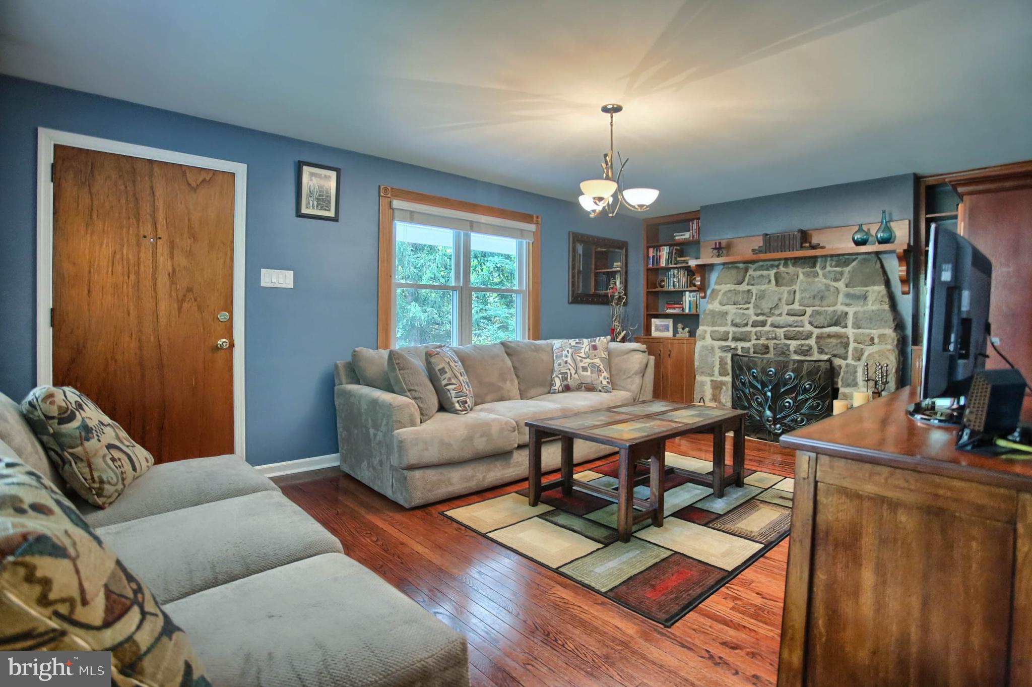 950 Shelbourne Road Reading, PA 19606 - Photo 5 of 34 Gallery Image 5