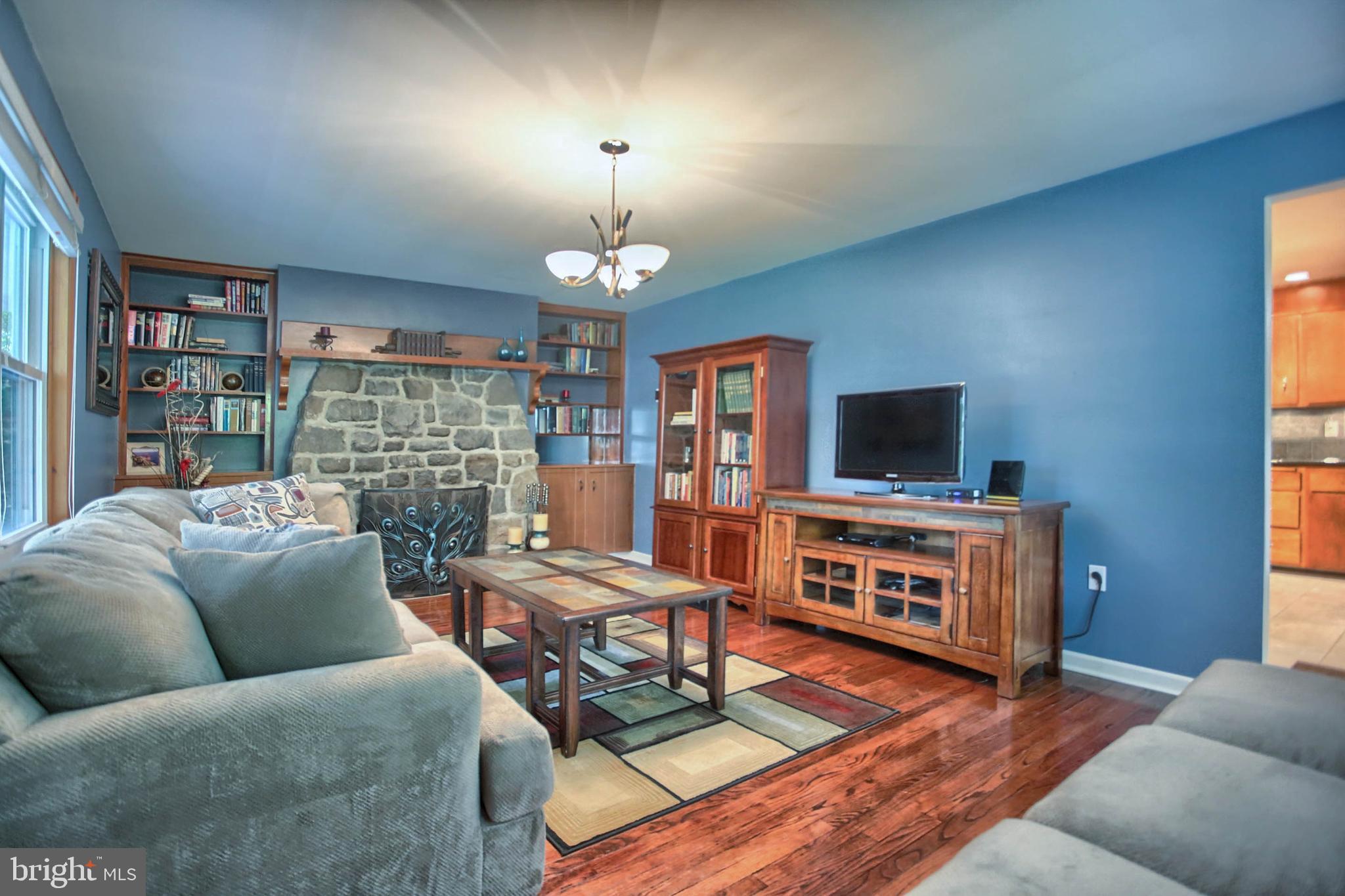 950 Shelbourne Road Reading, PA 19606 - Photo 6 of 34 Gallery Image 6