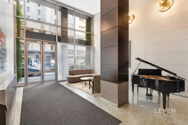$2,800,000 | 100 West 58th Street, Unit 11AB | Midtown Central