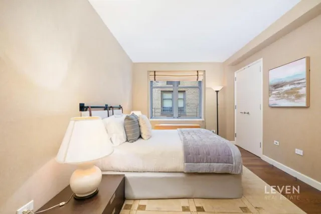 $2,800,000 | 100 West 58th Street, Unit 11AB | Midtown Central
