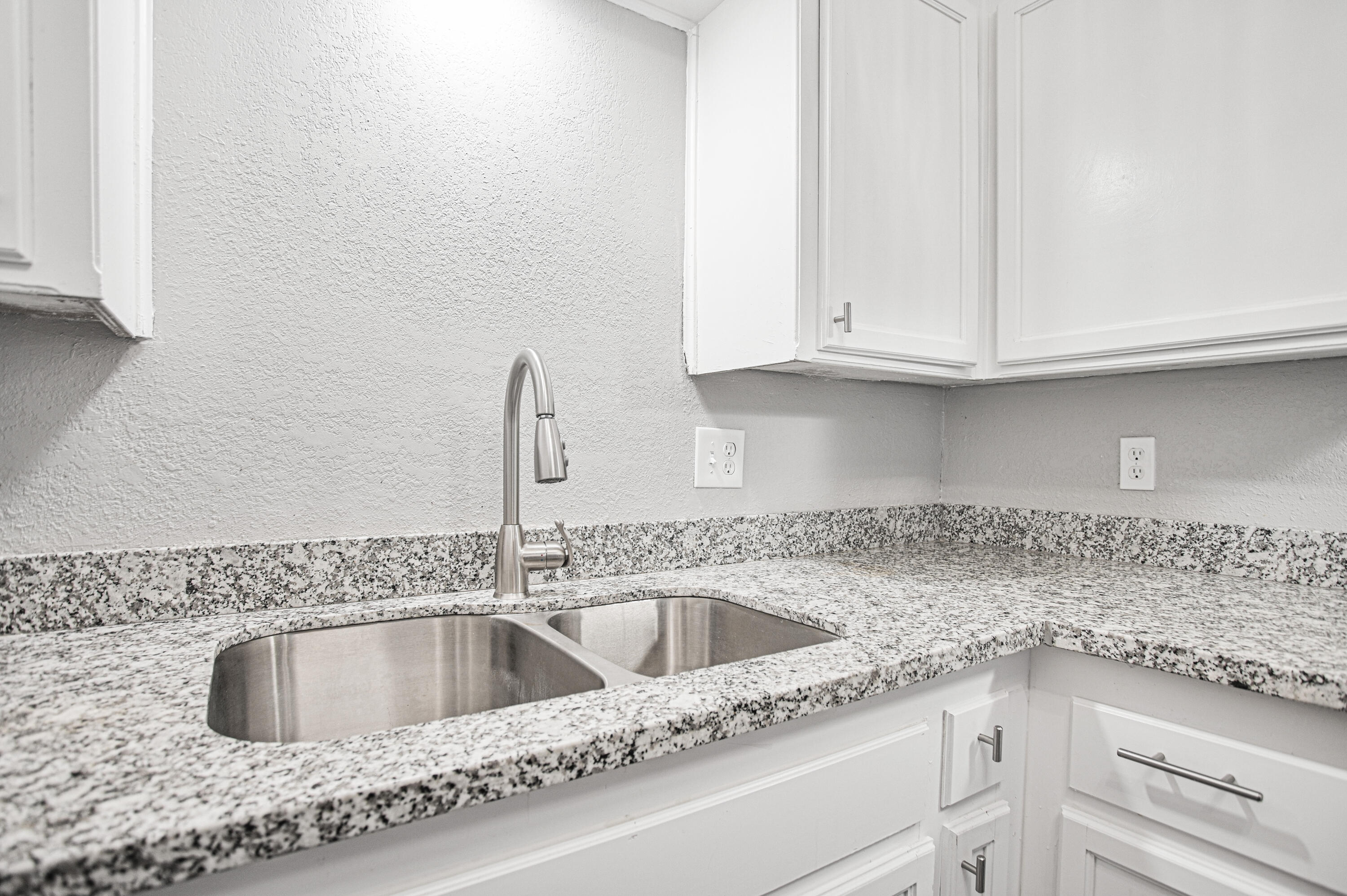 5019 27th Street Lubbock, TX 79407 - Photo 9 of 40 DSC_3617