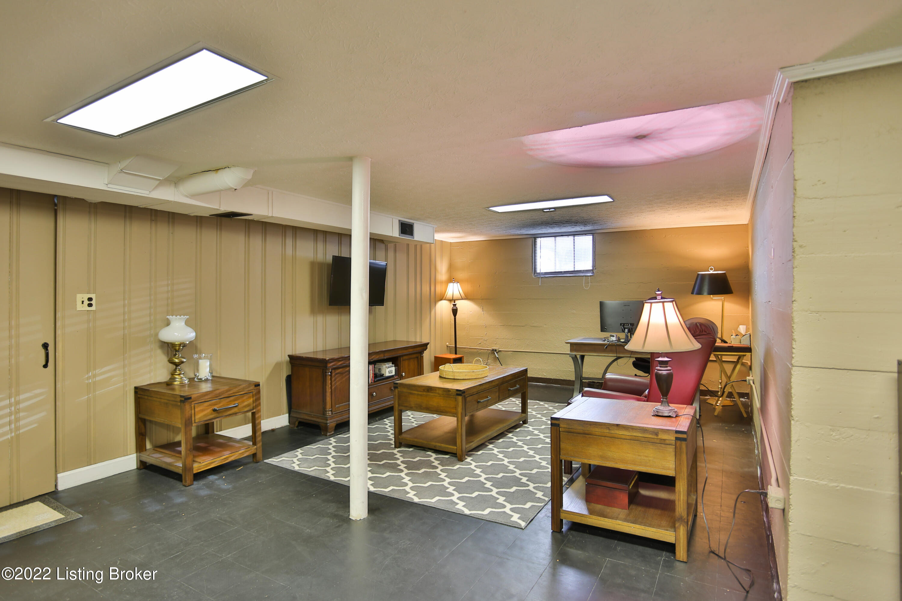 4305 Winchester Road Louisville, KY 40207 - Photo 36 of 49 4305 Winchester-39