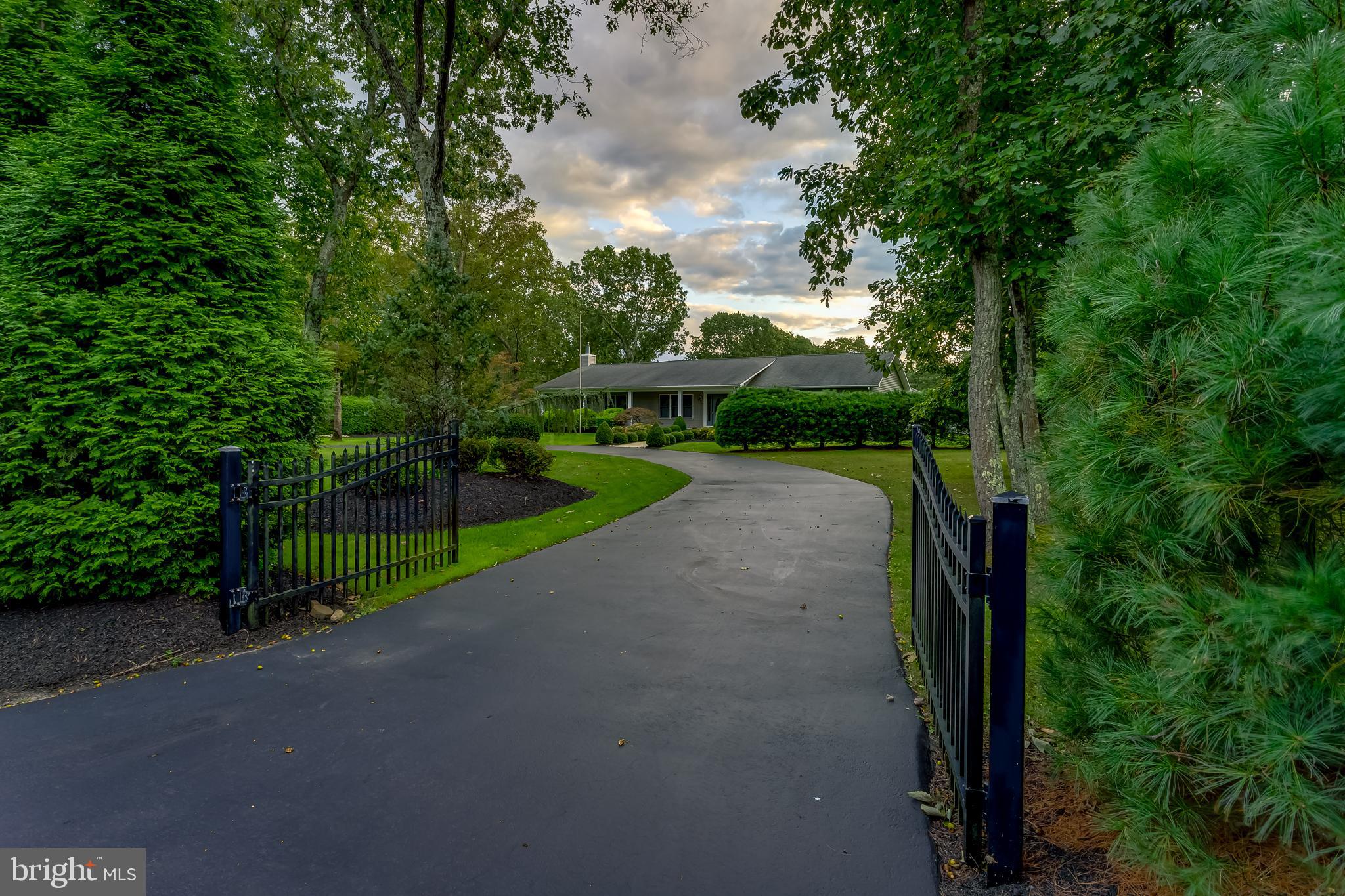 884 Magnolia Road Southampton, NJ 08088 - Photo 3 of 52