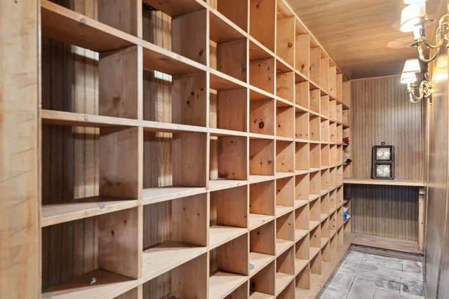 $975,000 | 506 Summit Avenue, St. Paul, MN 55102