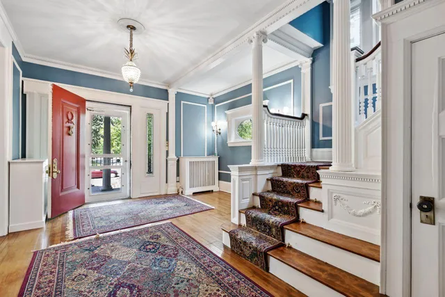 $975,000 | 506 Summit Avenue, St. Paul, MN 55102