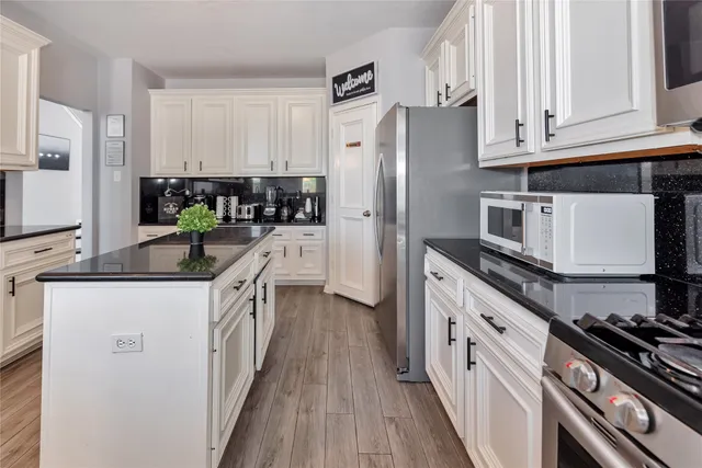 $9,500 | 10815 Oak Bayou Lane, Houston, TX 77064