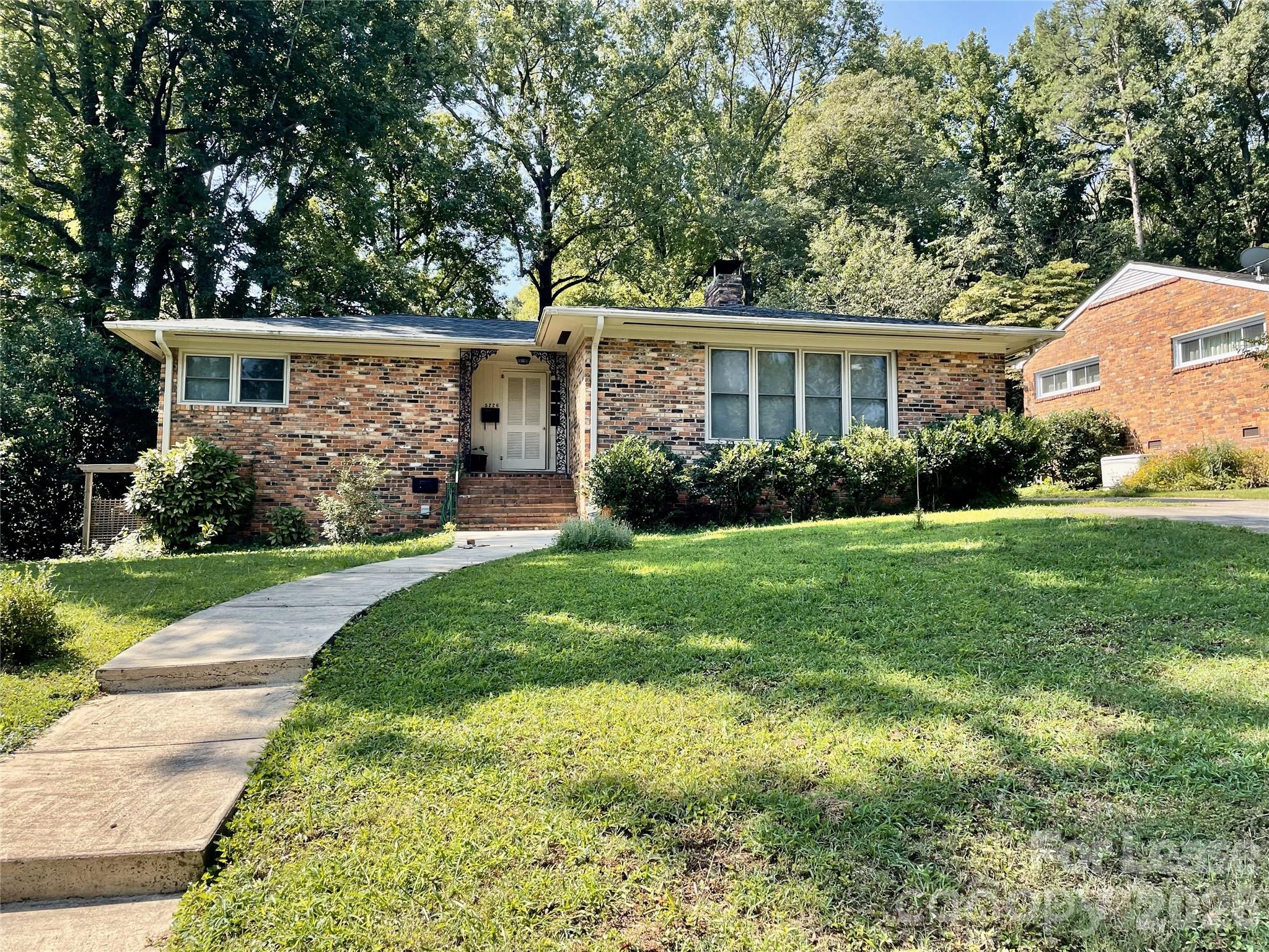 5226 Murrayhill Road Charlotte, NC 28210 - Photo 2 of 33