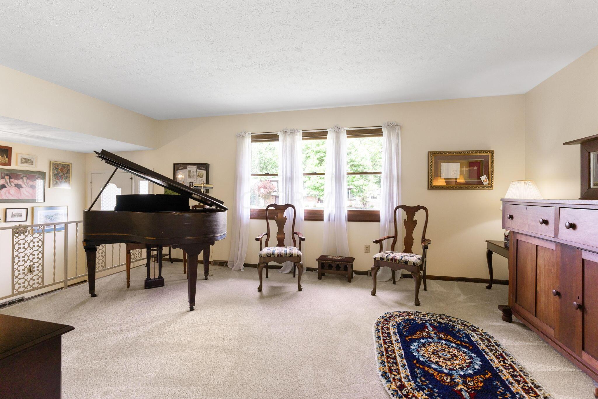 5478 Larkwood Road Columbus, OH 43229 - Photo 7 of 50 5478 Larkwood Rd (Interior)-4