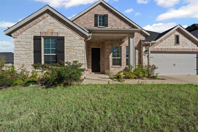 $2,850 | 1770 English Way, Waxahachie, TX 75165