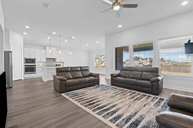 $2,850 | 1770 English Way, Waxahachie, TX 75165