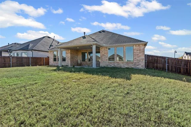 $2,850 | 1770 English Way, Waxahachie, TX 75165