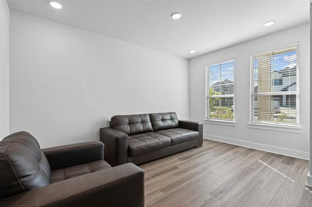 $2,850 | 1770 English Way, Waxahachie, TX 75165