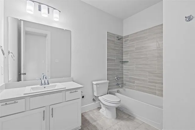 $2,850 | 1770 English Way, Waxahachie, TX 75165