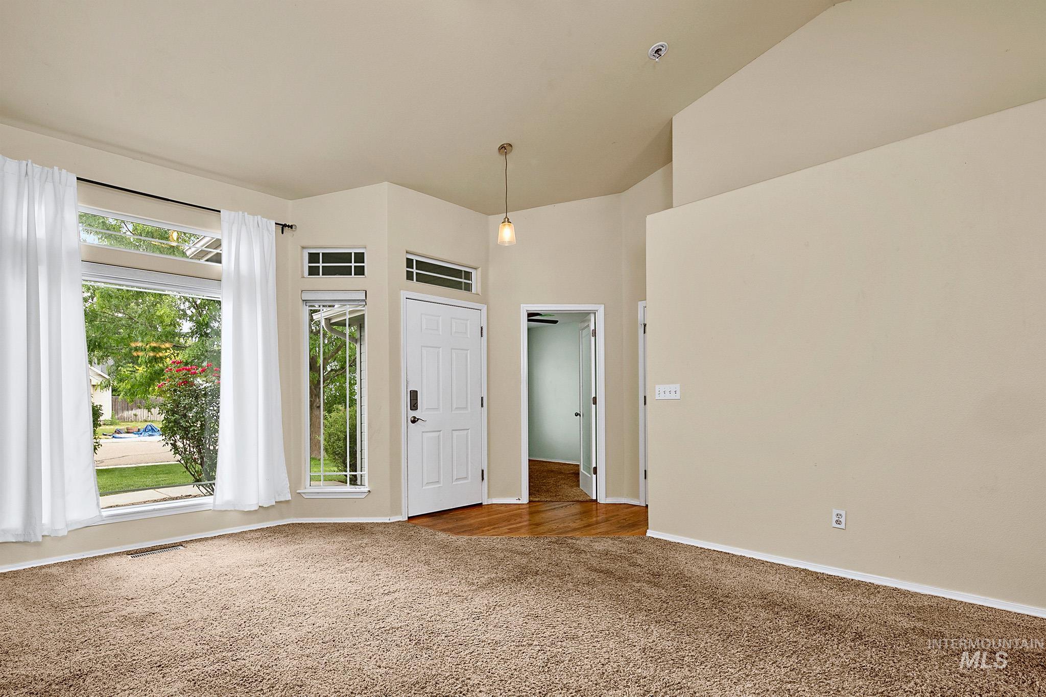 899 Blue Grass Way Middleton, ID 83644 - Photo 2 of 38