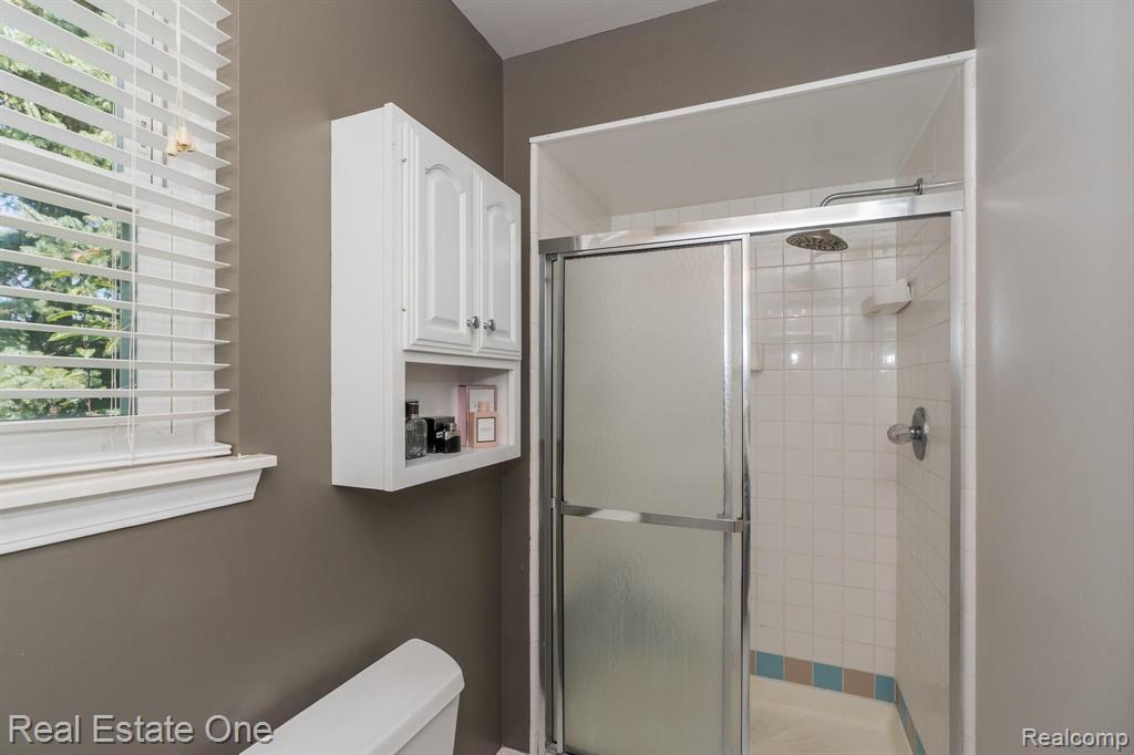 523 Whitney Drive Rochester Hills, MI 48307 - Photo 25 of 34