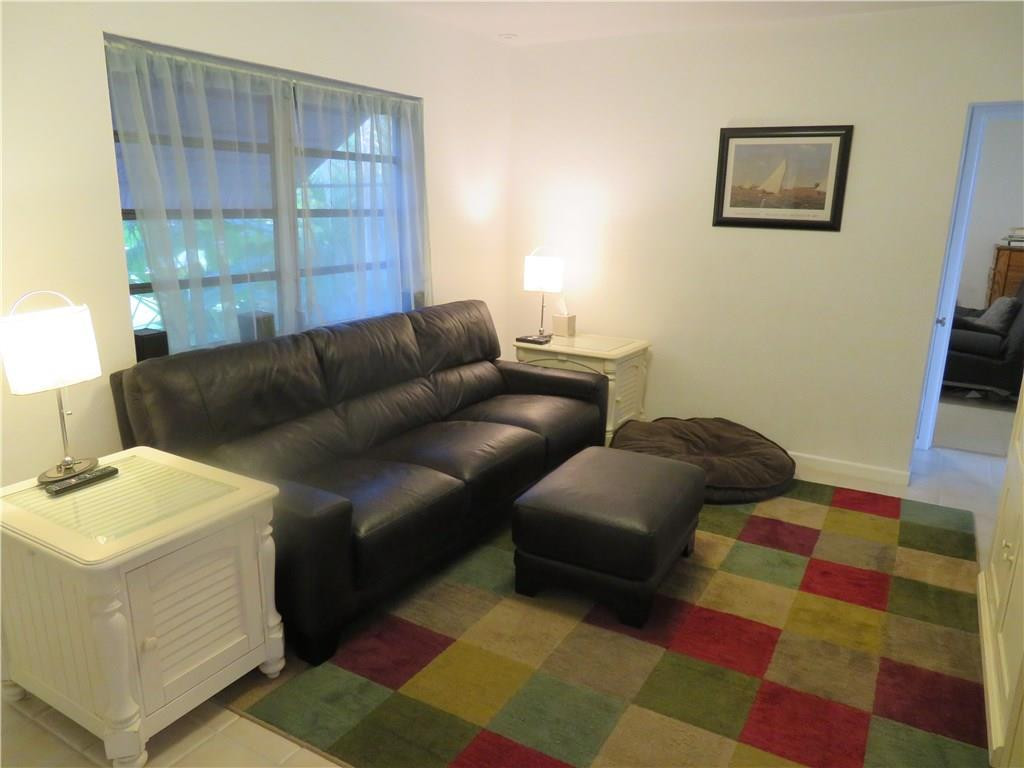 320 Northwest 22nd Street Boca Raton, FL 33431 - Photo 4 of 19 Photo 4