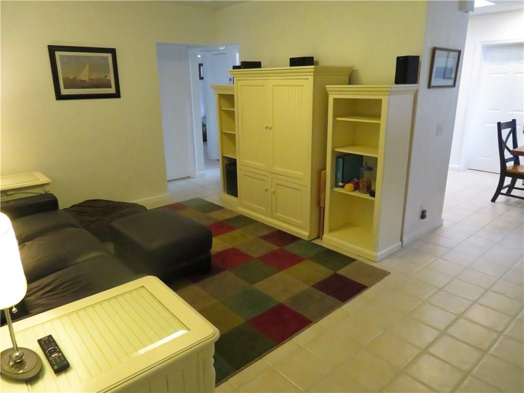 320 Northwest 22nd Street Boca Raton, FL 33431 - Photo 5 of 19 Photo 5