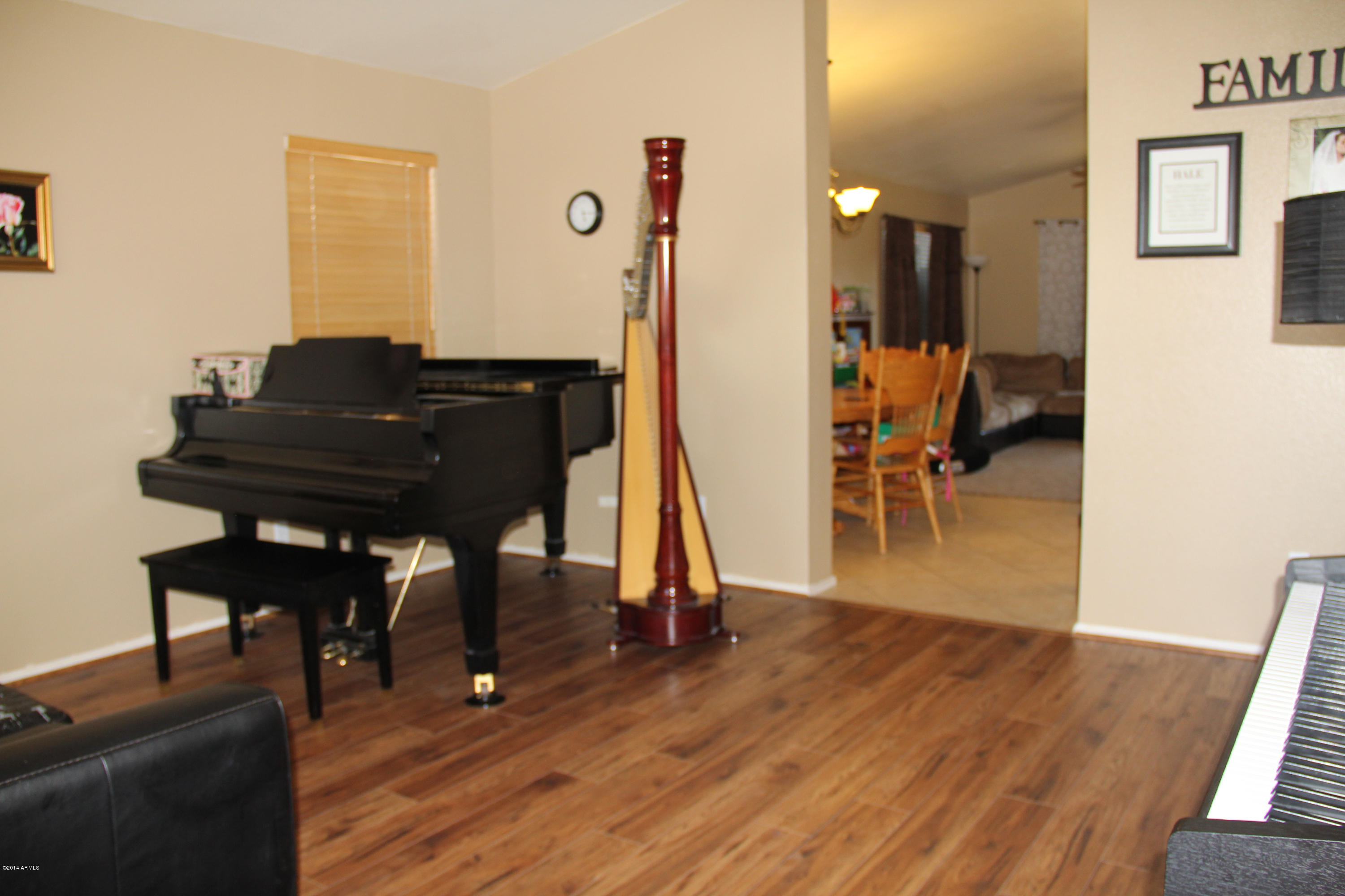 5029 Casper Road Mesa, AZ 85205 - Photo 3 of 27 Living Room