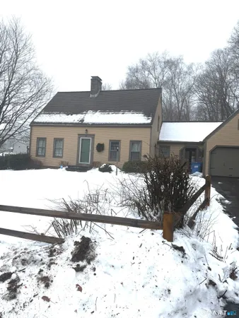 $2,500 | 125 Whittington Avenue, Norwich, CT 06360