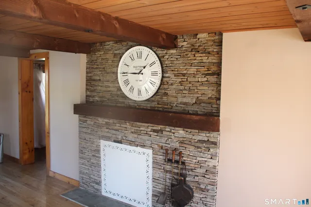 $2,500 | 125 Whittington Avenue, Norwich, CT 06360