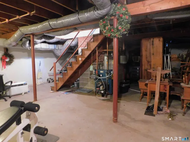 $2,500 | 125 Whittington Avenue, Norwich, CT 06360