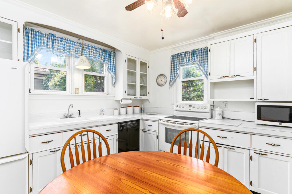296 Brighton Avenue Portland, ME 04102 - Photo 17 of 45 DSC03113