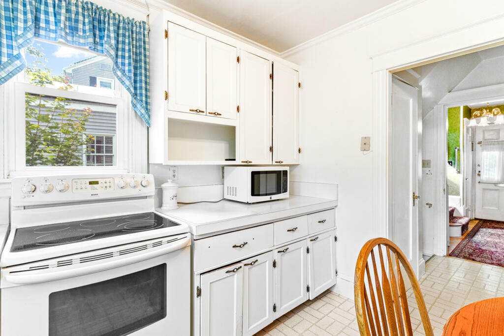 296 Brighton Avenue Portland, ME 04102 - Photo 20 of 45 DSC03121