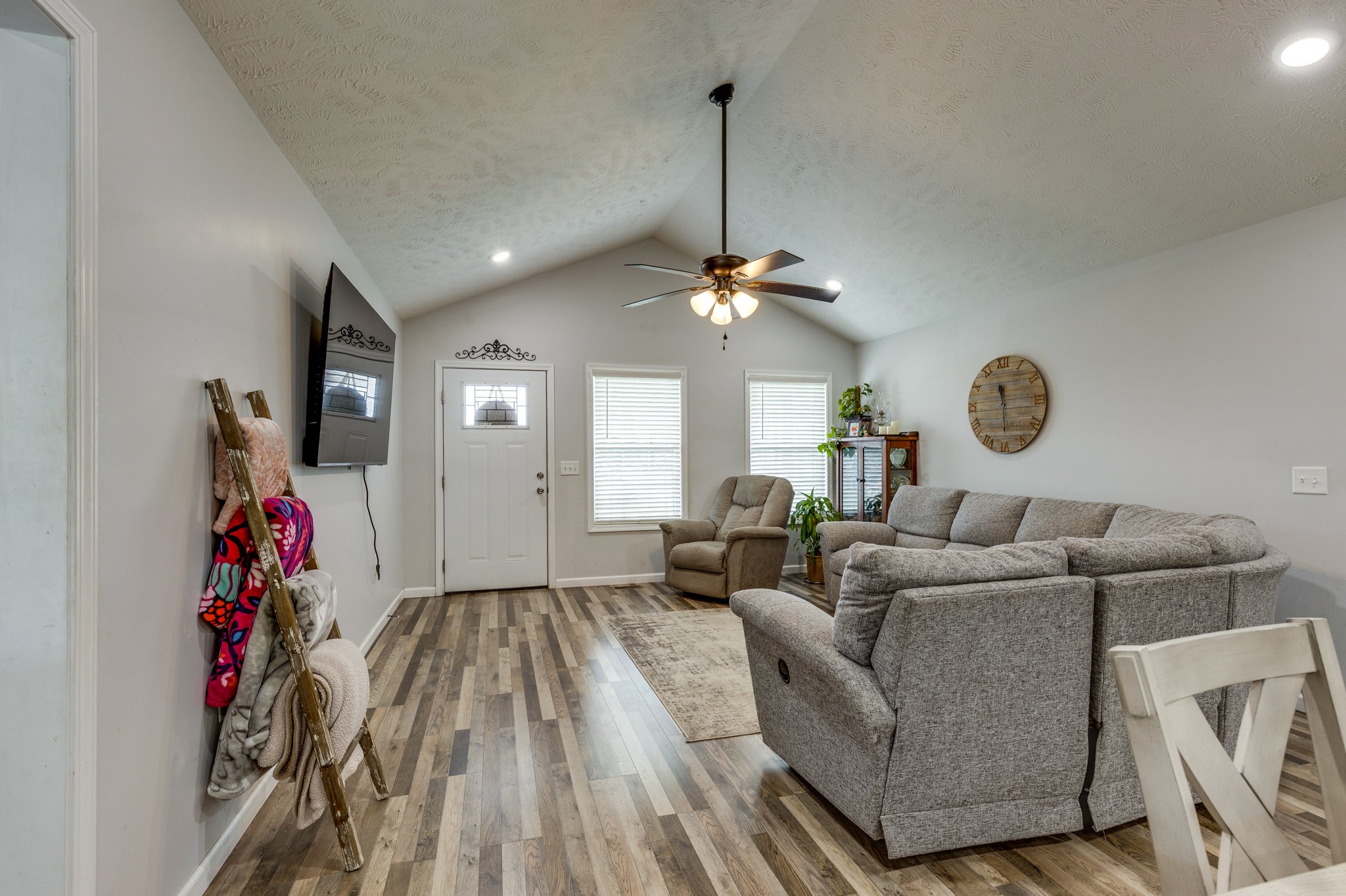 251 Hurst Road Hohenwald, TN 38462 - Photo 6 of 33 Gallery Image 6