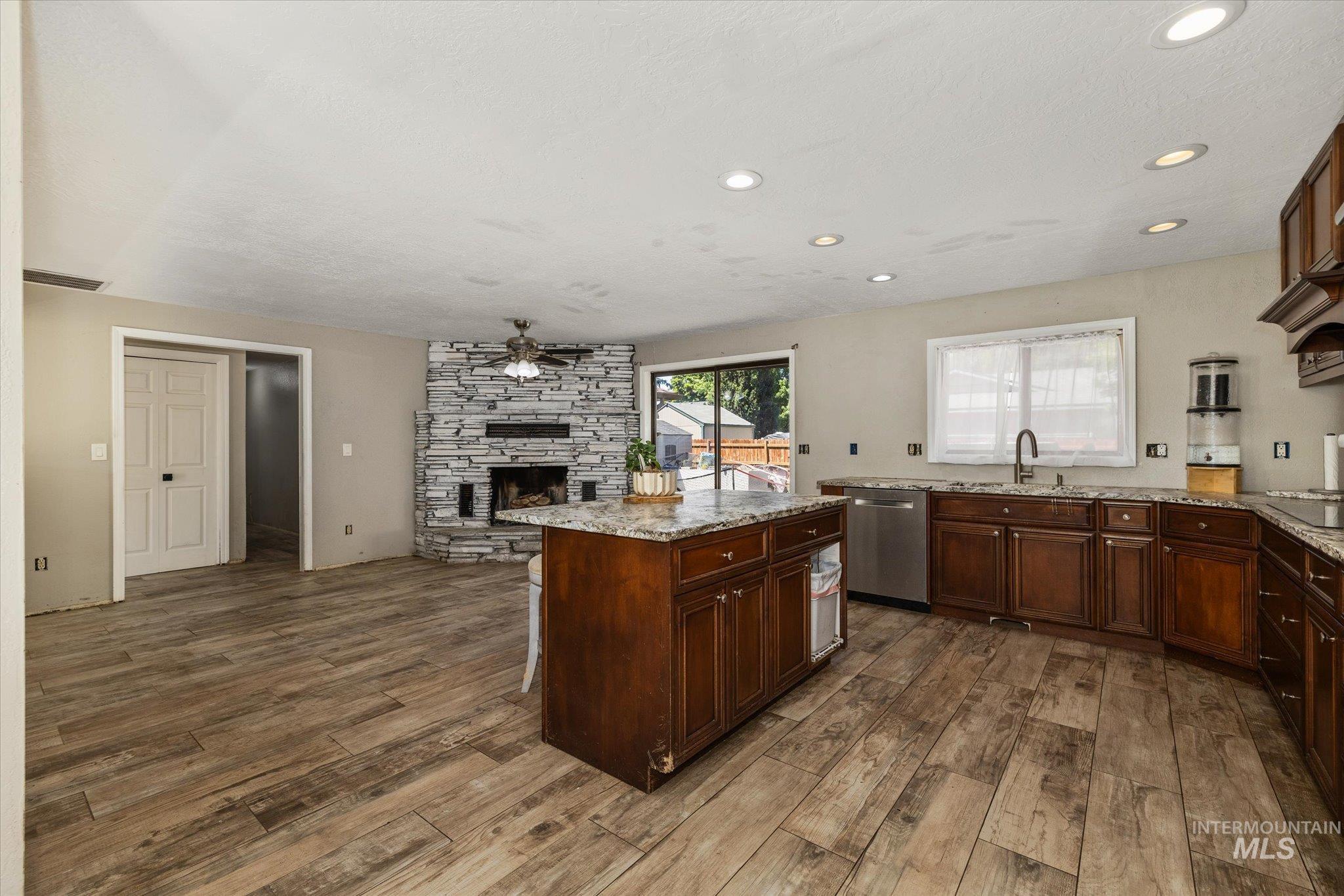 3829 South Constitution Way Boise, ID 83706 - Photo 17 of 34