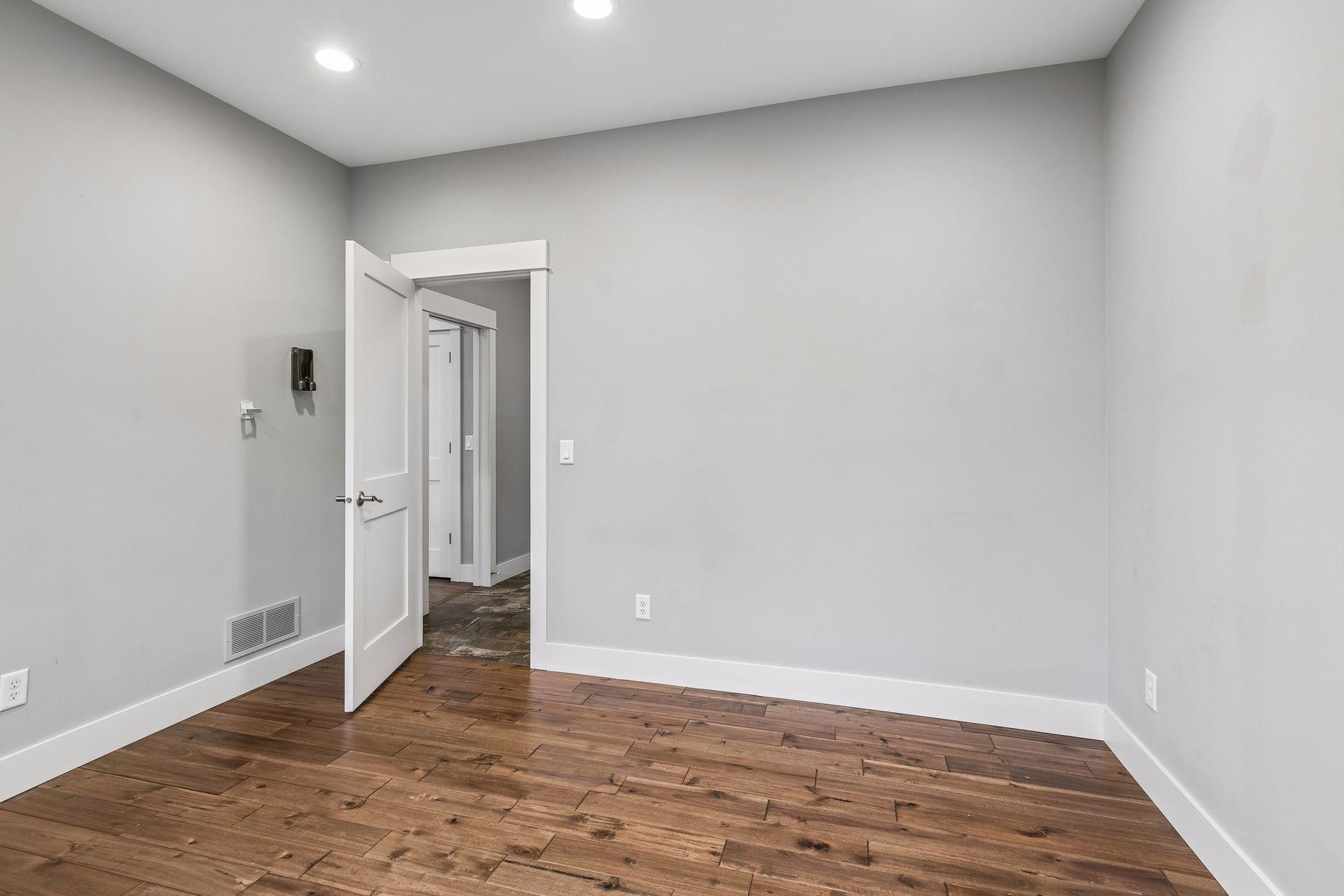 13222 Dahlgren Road Minnetonka, MN 55305 - Photo 25 of 64