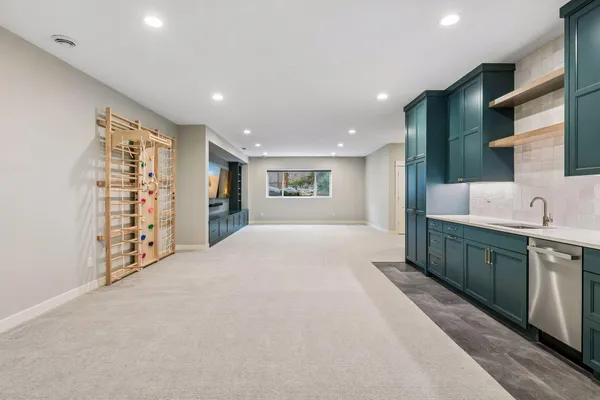 $1,200,000 | 13222 Dahlgren Road, Minnetonka, MN 55305