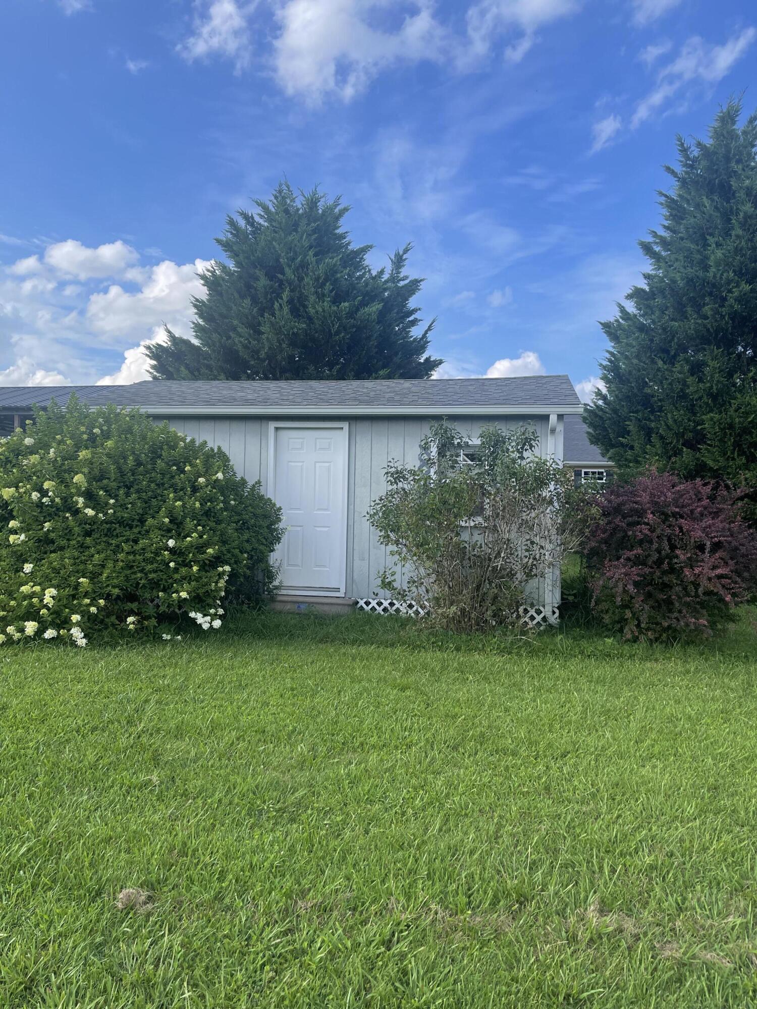 1754 Laurel River Road London, KY 40744 - Photo 13 of 30 A61B30C2-2115-4C49-ACD2-78F775955117