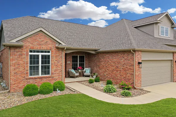 $399,900 | 36 Laurel Wood Drive, Bloomington, IL 61704