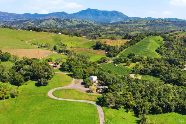 $1,695,000 | 11850 Brooks Road, Windsor, CA 95492