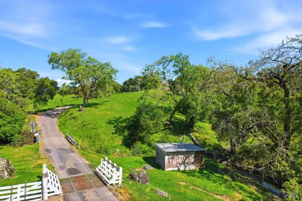 $1,695,000 | 11850 Brooks Road, Windsor, CA 95492