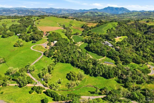 $1,695,000 | 11850 Brooks Road, Windsor, CA 95492