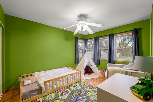 $325,000 | 216 West Rand Road, Mount Prospect, IL 60056