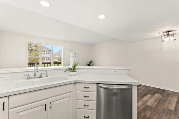$295,000 | 1491 Fox Pointe Circle, Ann Arbor, MI 48108