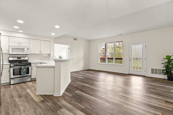 $295,000 | 1491 Fox Pointe Circle, Ann Arbor, MI 48108