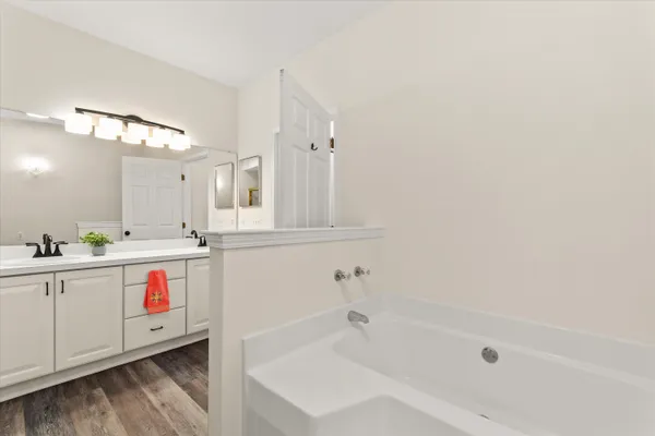 $295,000 | 1491 Fox Pointe Circle, Ann Arbor, MI 48108
