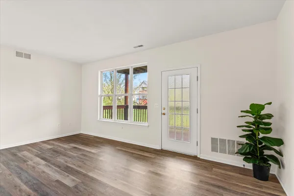 $295,000 | 1491 Fox Pointe Circle, Ann Arbor, MI 48108
