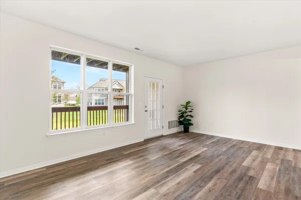 $295,000 | 1491 Fox Pointe Circle, Ann Arbor, MI 48108
