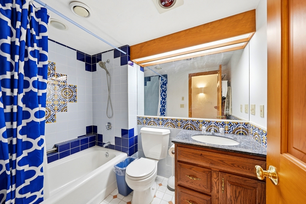 268 Concord Road Weston, MA 02493 - Photo 14 of 22