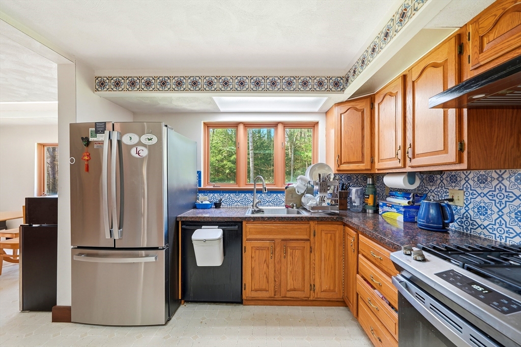 268 Concord Road Weston, MA 02493 - Photo 7 of 22