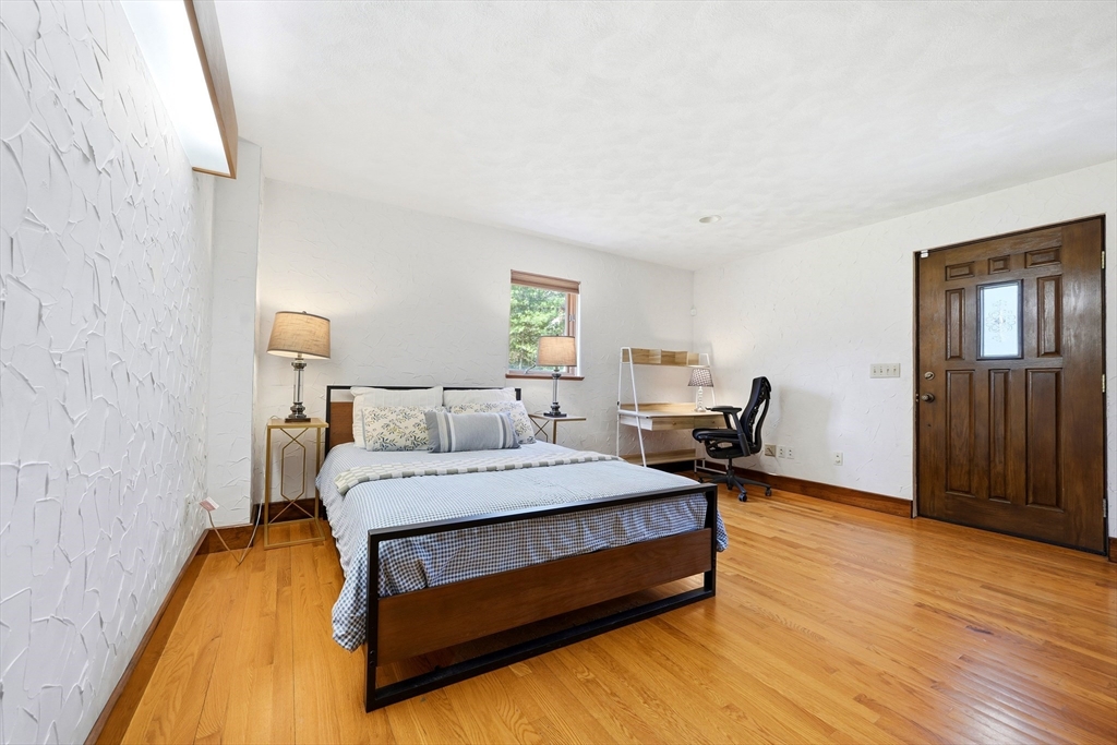 268 Concord Road Weston, MA 02493 - Photo 8 of 22