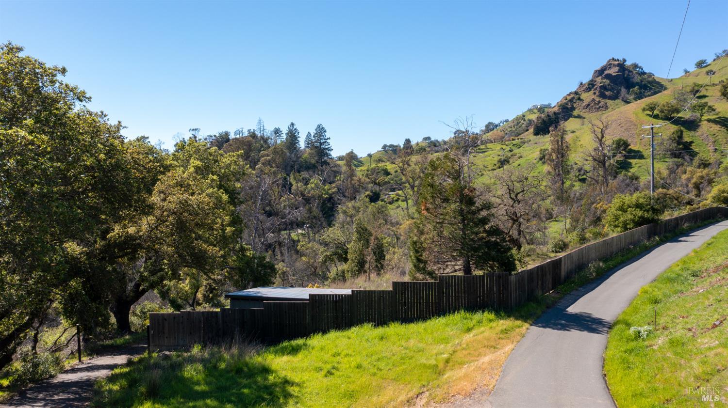 1470 Los Alamos Road Santa Rosa, CA 95409 - Photo 5 of 20 a view of a backyard
