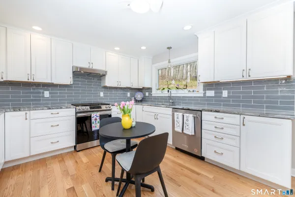 $649,000 | 11 Sheldon Lane, Litchfield, CT 06759